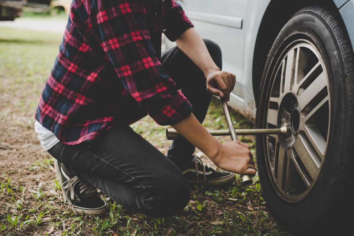 Changing a Chevy flat tire