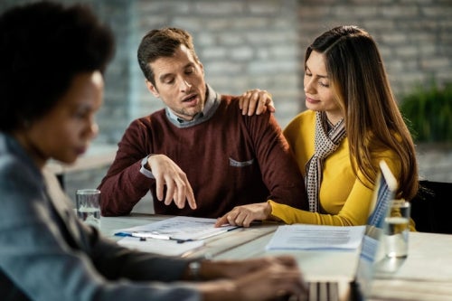 Why Buyers Compare Financing vs Leasing More Carefully