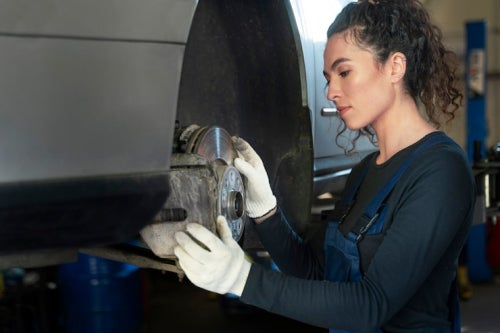 Body Shop Upgrades Enable Electric Vehicle Repairs