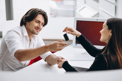 How Online Reviews Influence Car Buying Decisions