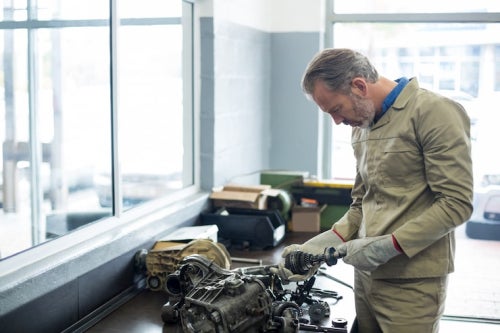 Complex Transmission Repairs Rise, Say Auto Specialists