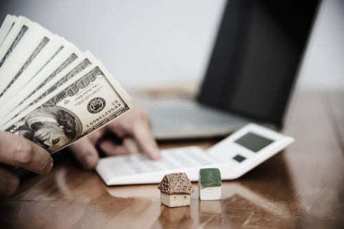 Dallas Buyers Navigate Leasing vs Financing Options