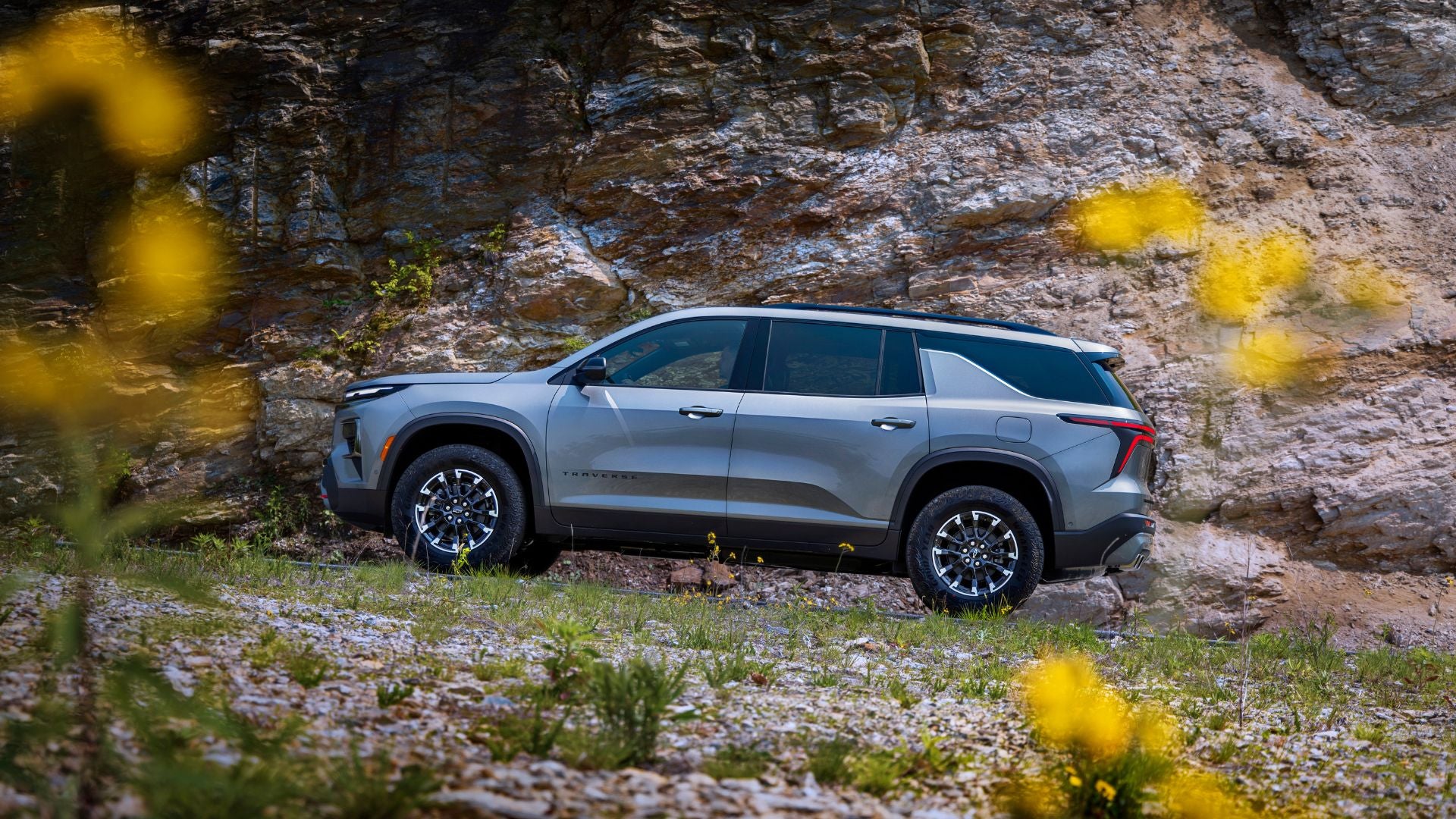 2024-chevrolet-traverse-z71-012