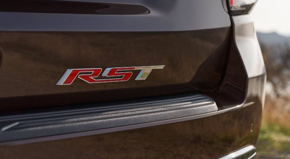 RST badge on a brown 2022 Chevy Tahoe RST.