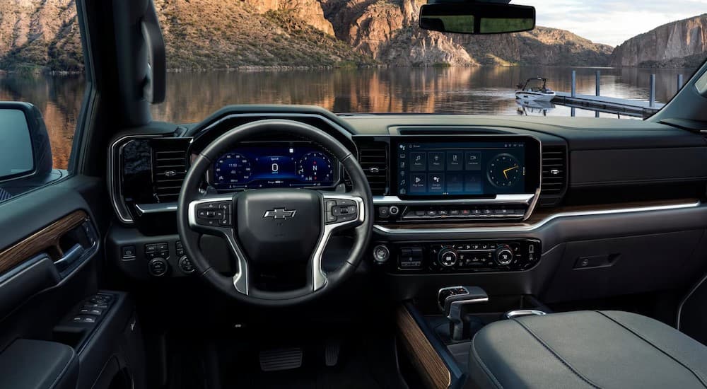 T black dash in a 2025 Chevy Silverado 1500.
