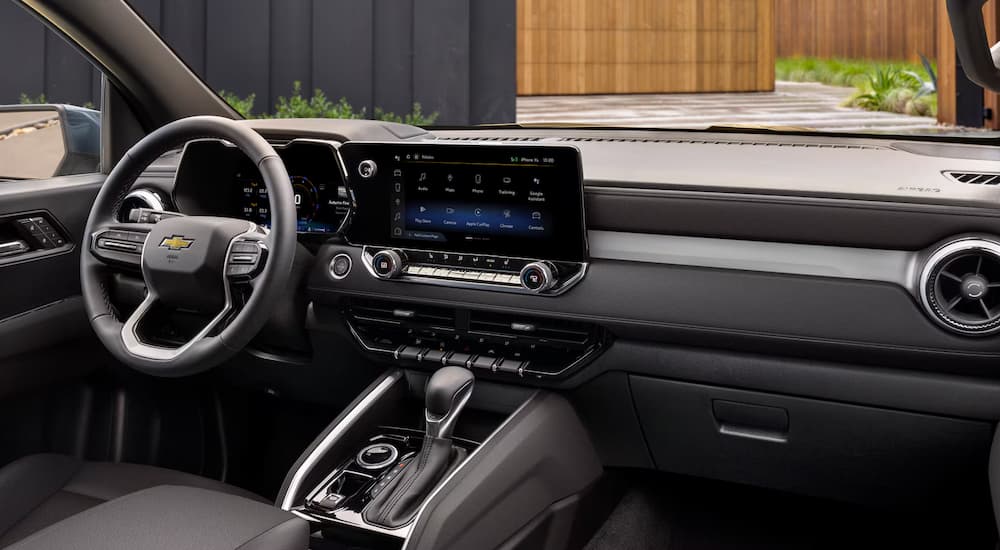 Center console and dashboard in a 2026 Chevy Colorado