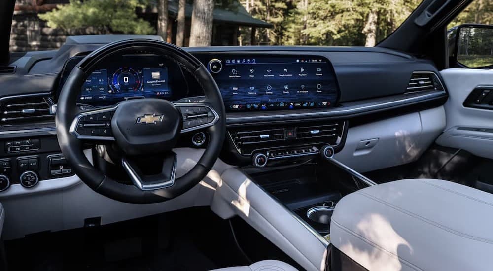 Black and white interior and dash in a 2025 Chevy Tahoe.