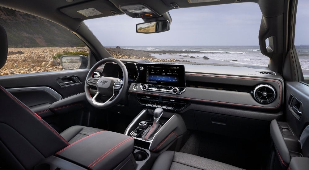 The black interior of a 2024 Chevy Colorado Z71.