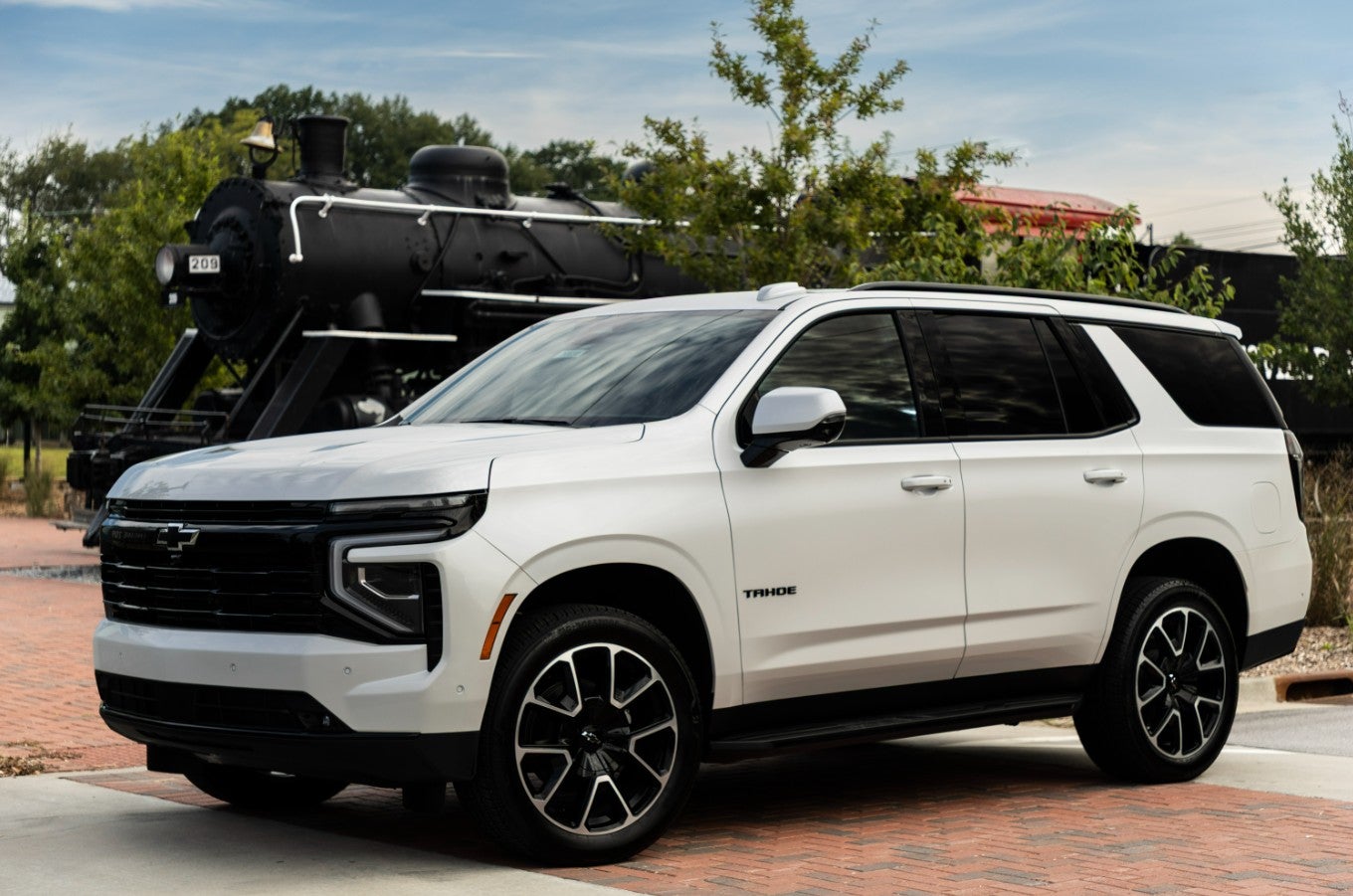 Chevy Tahoe White