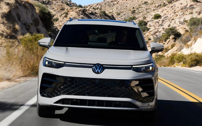 Can I remote start and lock a 2026 Volkswagen Tiguan with my phone near Plover, WI?