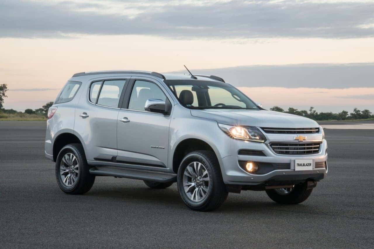 2018 Chevrolet Trailblazer parked on road.