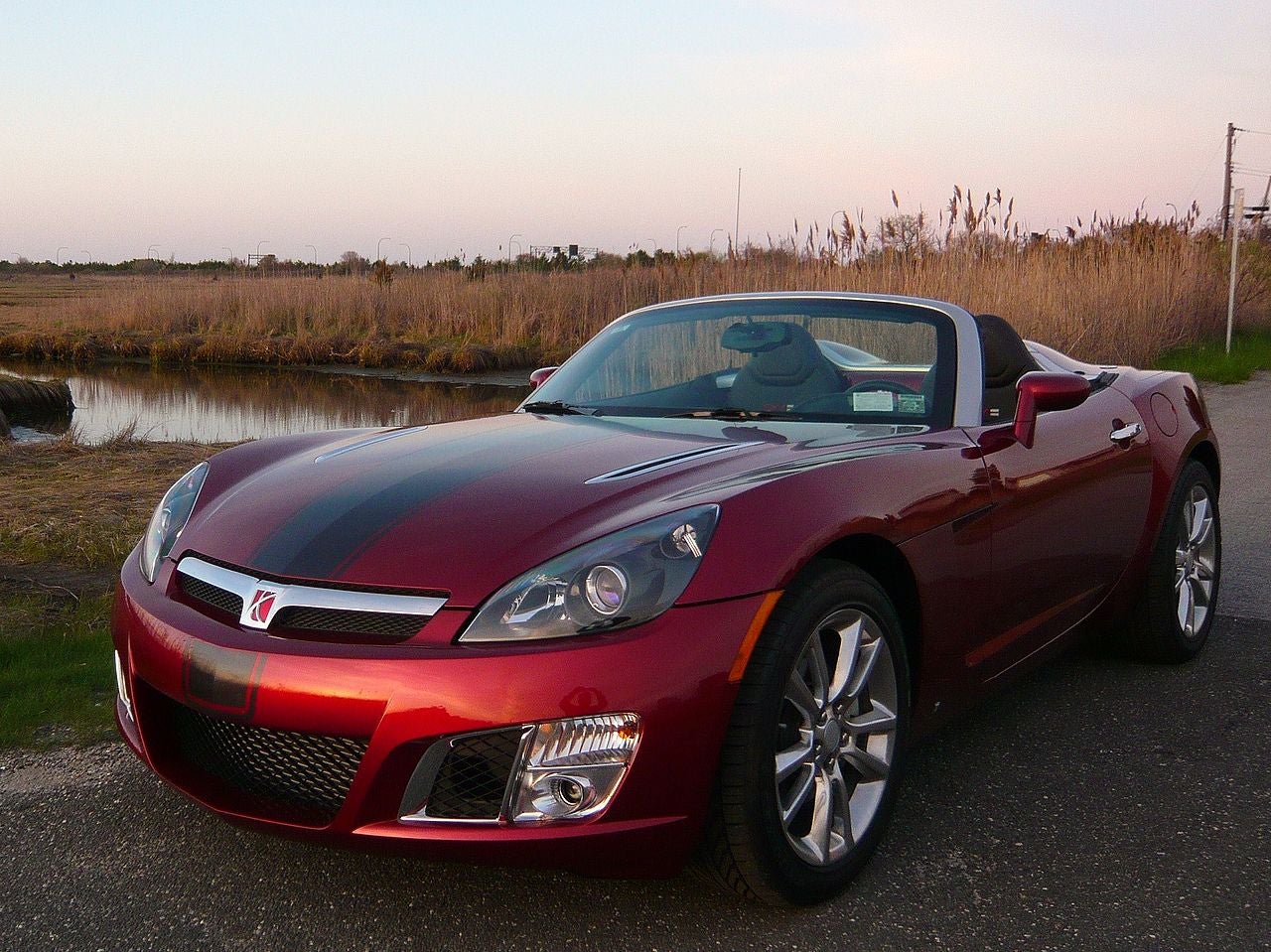 1280px-2009_Saturn_Sky_Redline_Ruby_Red_Limited_Edition