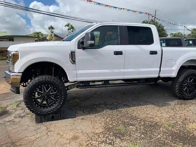 lifted truck Lihue