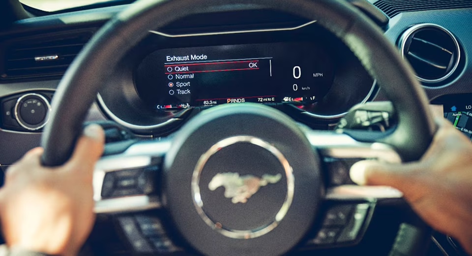 Mustang Dashboard Buzz Moments