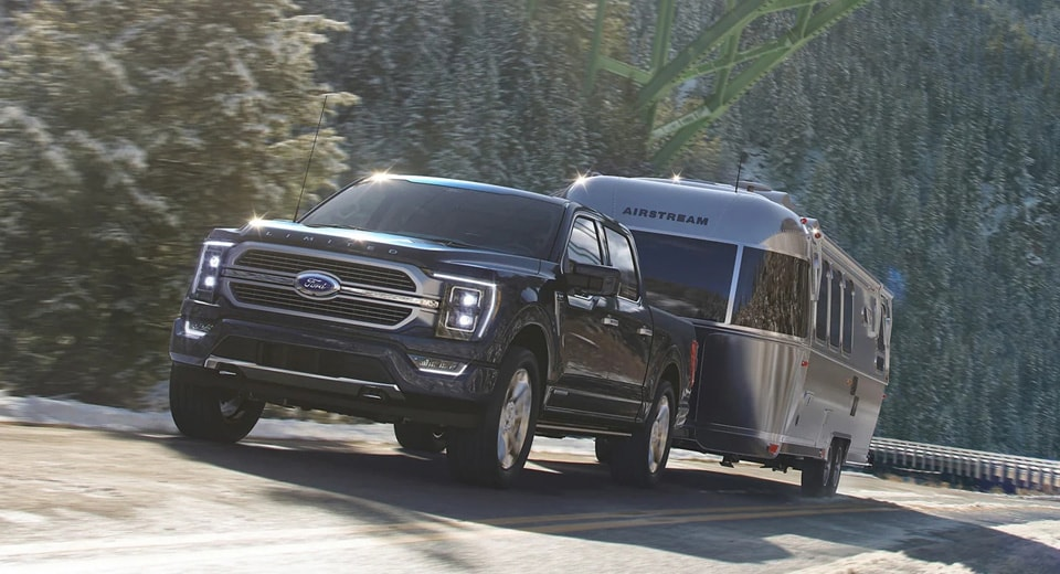 Vehicle towing trailer