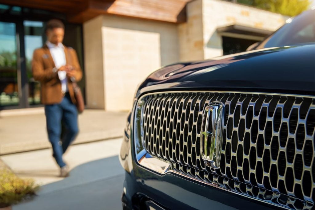 A close-up of a Lincoln grille.