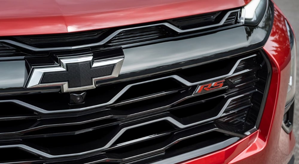 'RS' badge on a red 2026 Chevy Equinox