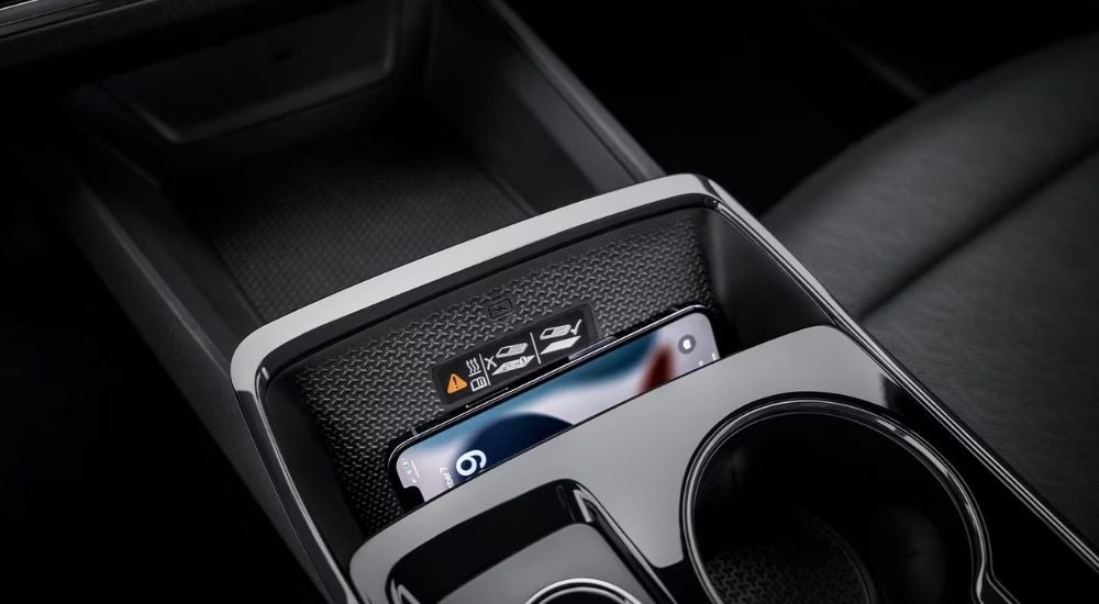 Smartphone charging in a 2025 Chevy Equinox for Sale 