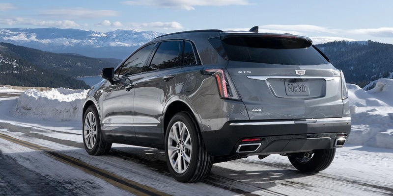 Cadillac XT5 driving in snow
