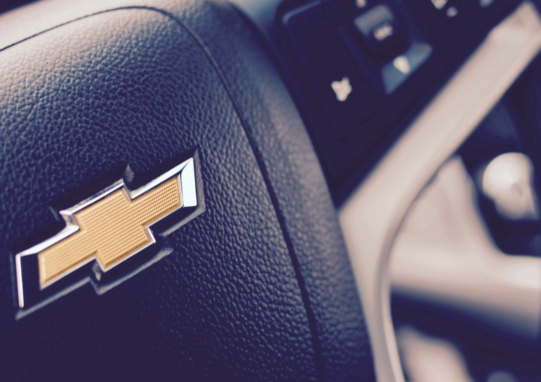 Chevy Steering Wheel with the brand emblem placed placed in the middle.