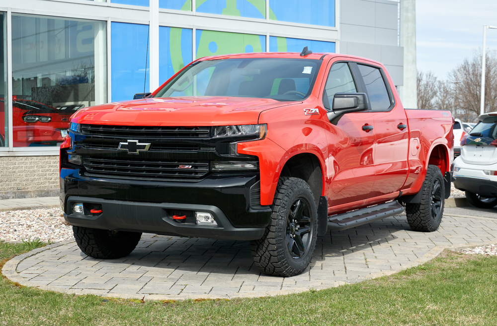 red 2021 chevy silverado 1500 right angle front view
