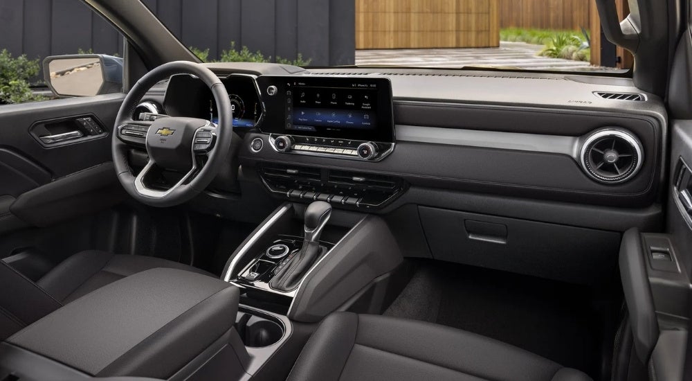 The interior of a 2024 Chevy Colorado for sale at a Chevy dealer near Ripley.