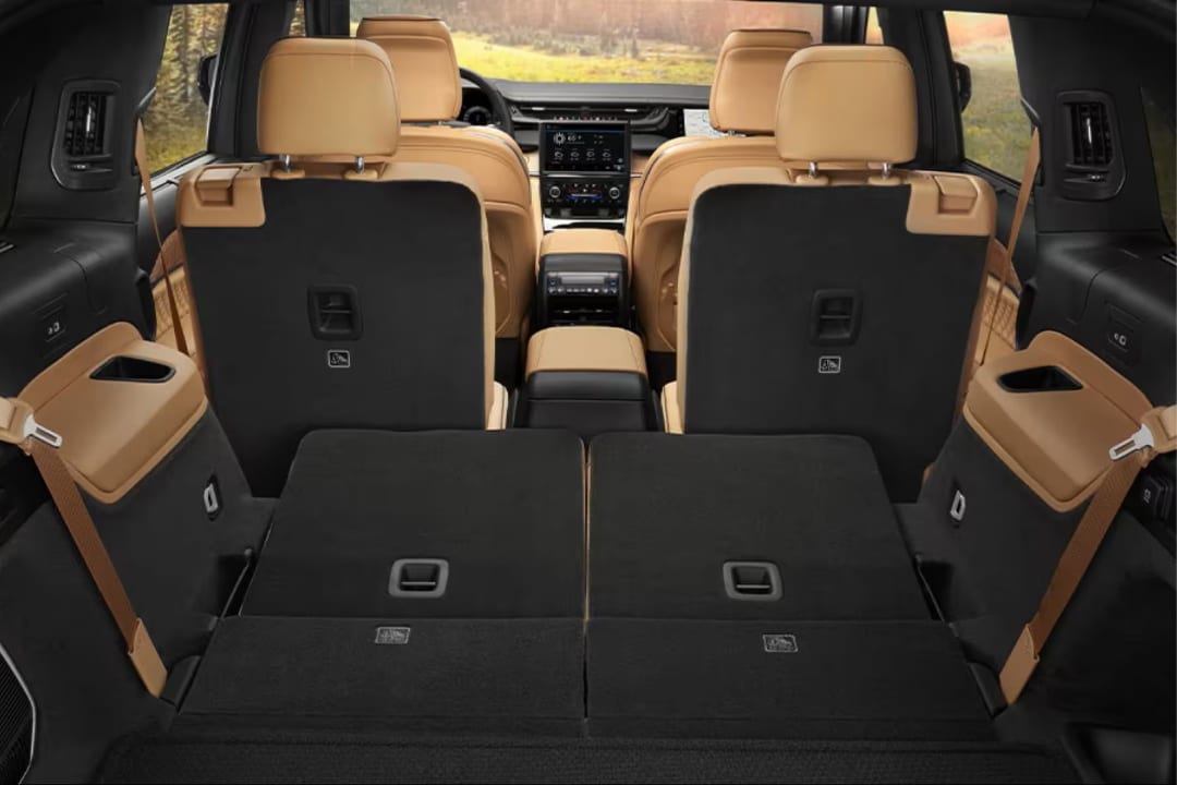2025 Jeep Grand Cherokee Interior