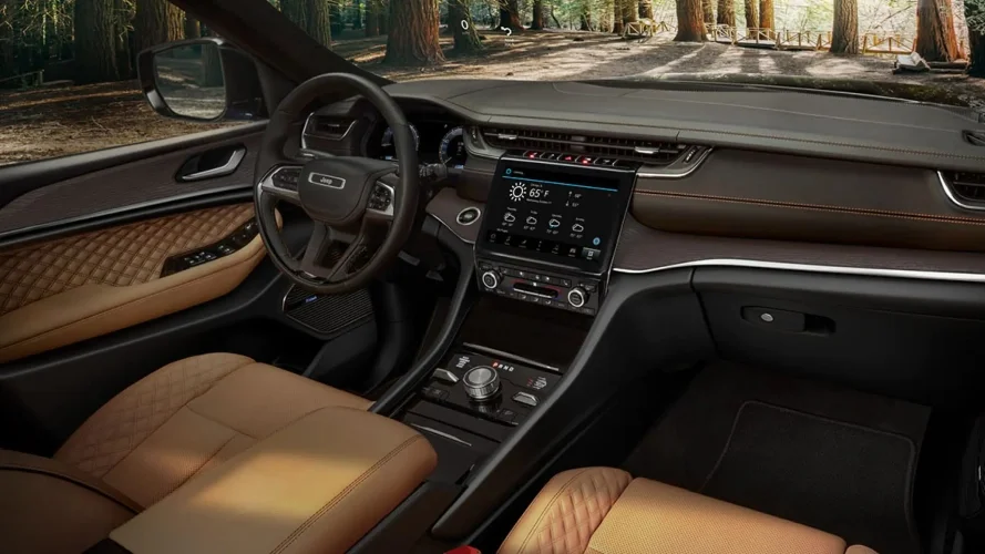 Jeep Grand Cherokee Interior