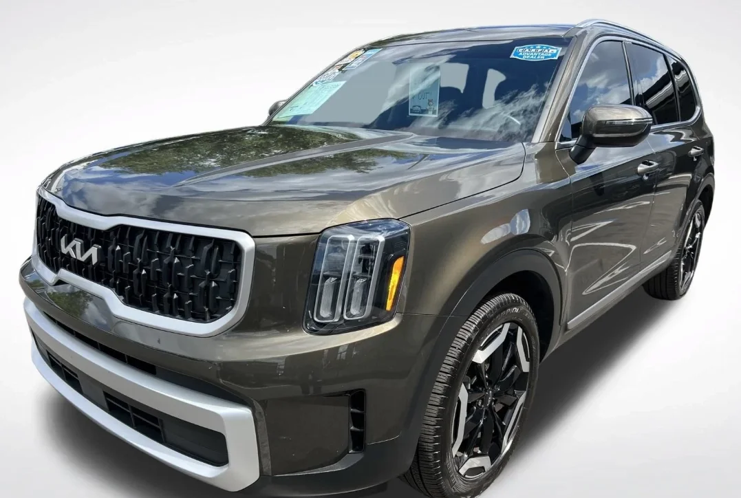 Used SUV for sale in Orlando at Florida Preowned — FP Certified 3-row, mid-size, and luxury SUV inventory with 125-point inspection, $0 hidden fees, free CARFAX & LoJack included