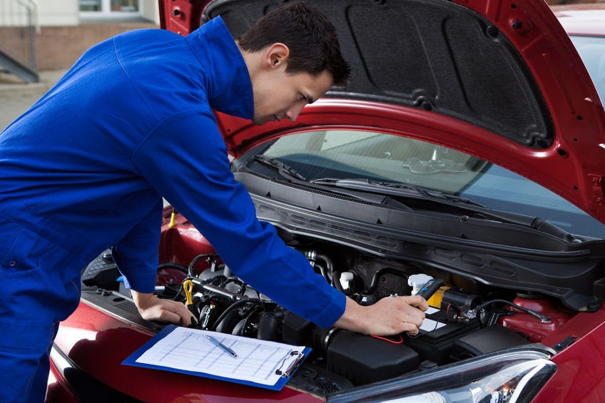 expert car technician