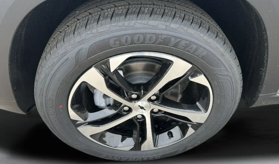 Tire tread for Summer