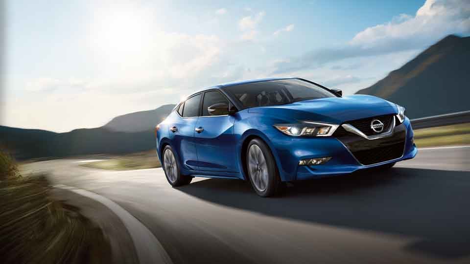 2016-Maxima-Sedan_02.jpg