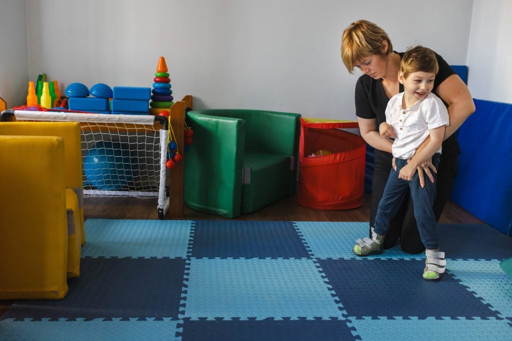 Woman with child for Utah child custody decisions.
