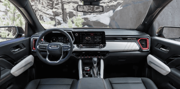 2025 GMC Canyon interior