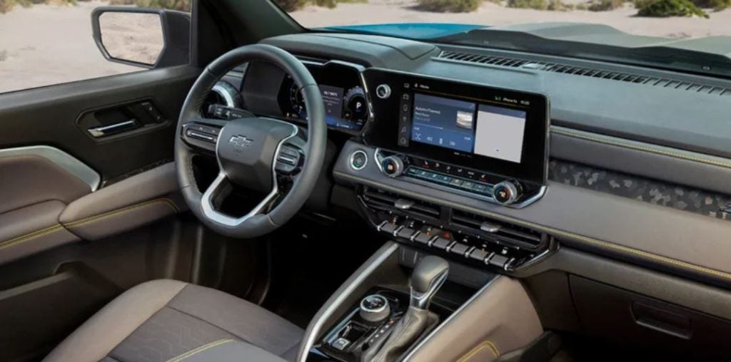 The inside of a 2023 Chevrolet Colorado.