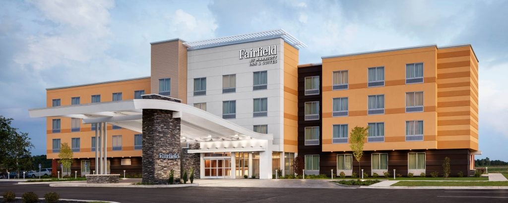 A front-facing view of the Fairfield Inn &amp; Suites in Marysville, OH.