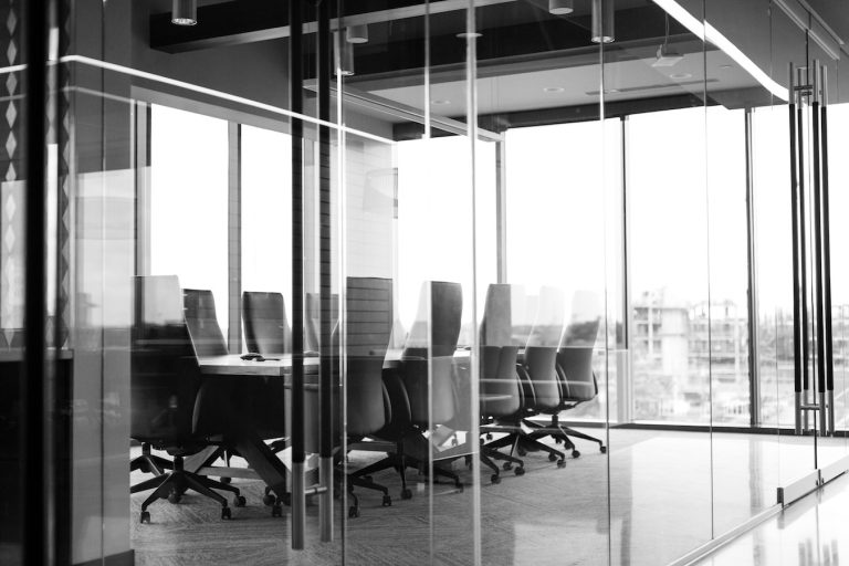 Why Glass Partition Walls Are A Benefit To The Office