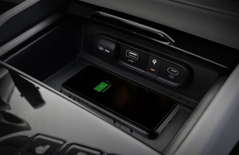 wireless phone charger in the 2025 Kia Sportage
