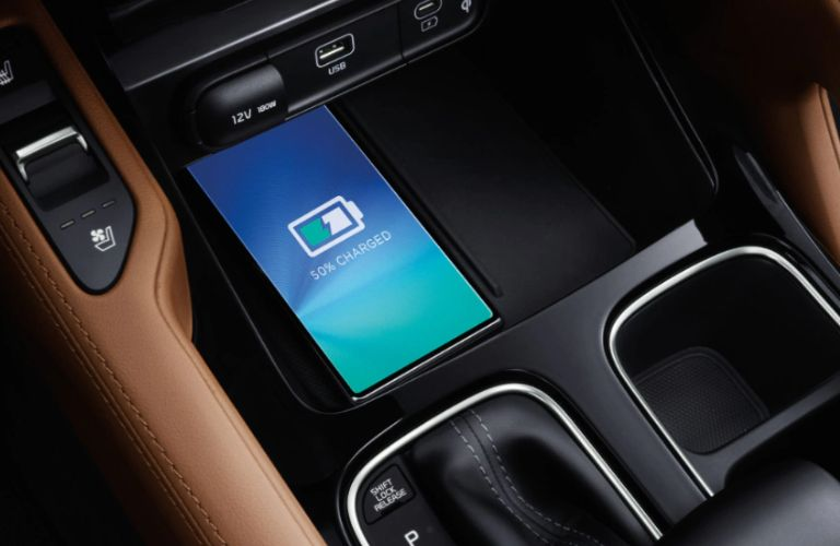An image of the wireless charging system of the 2023 Kia Telluride
