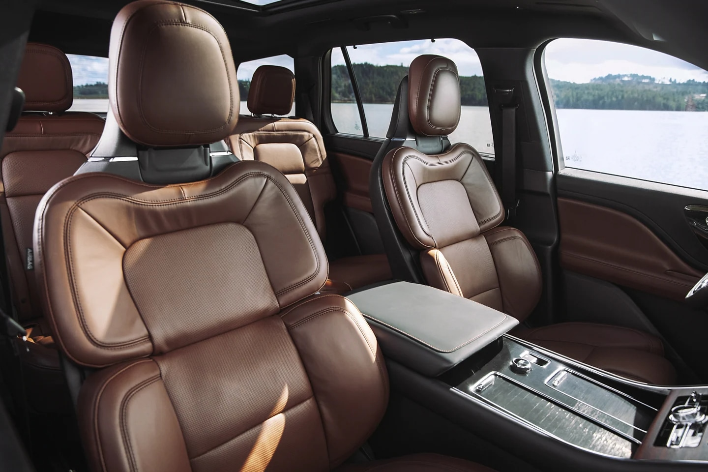 Lincoln Aviator Interior Features
