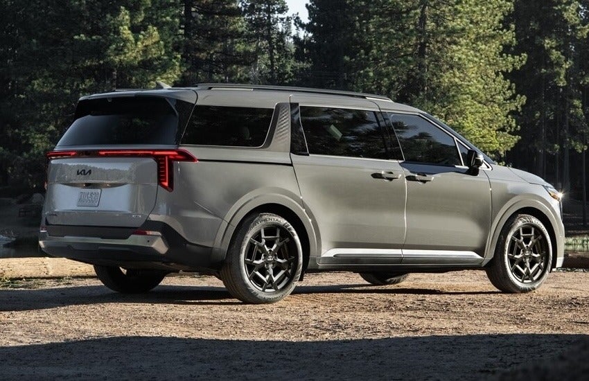 2026 Kia Carnival vs. the Competition