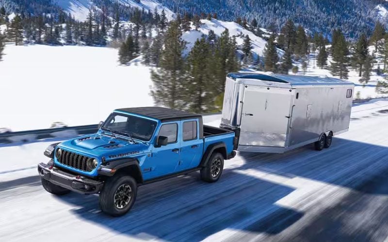 Which Is Better for Weekend Trails and Daily Driving in Katy, TX: 2025 Jeep Gladiator or 2025 Chevrolet Colorado?