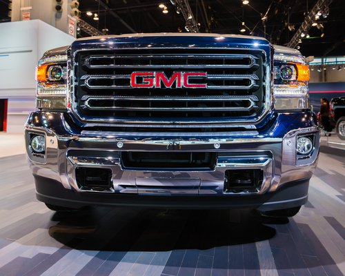 GMC Sierra and Chevy Silverado pickup trucks.