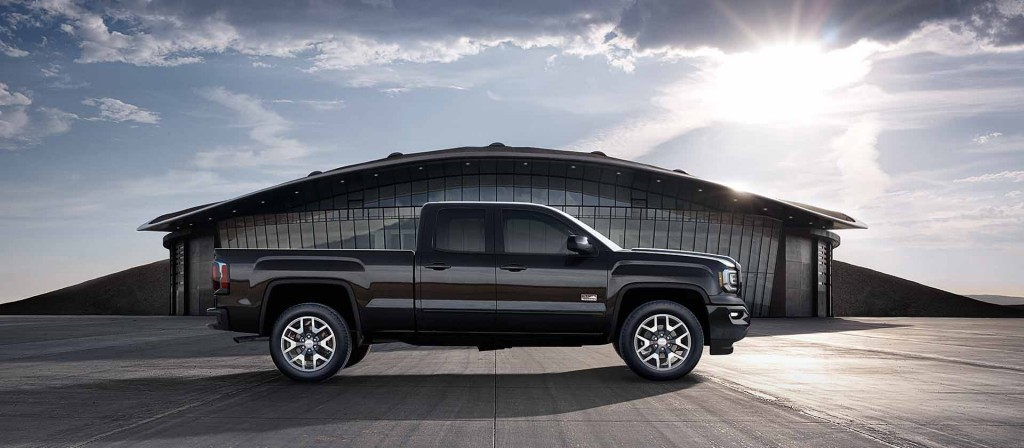 GMC Sierra 1500 Hybrid truck highlighting performance and towing capability.
