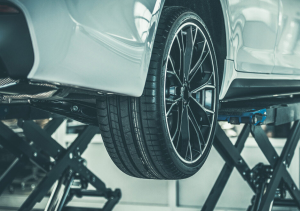 A tire rotation being performed at a Honda service center near Orangeburg, South Carolina.