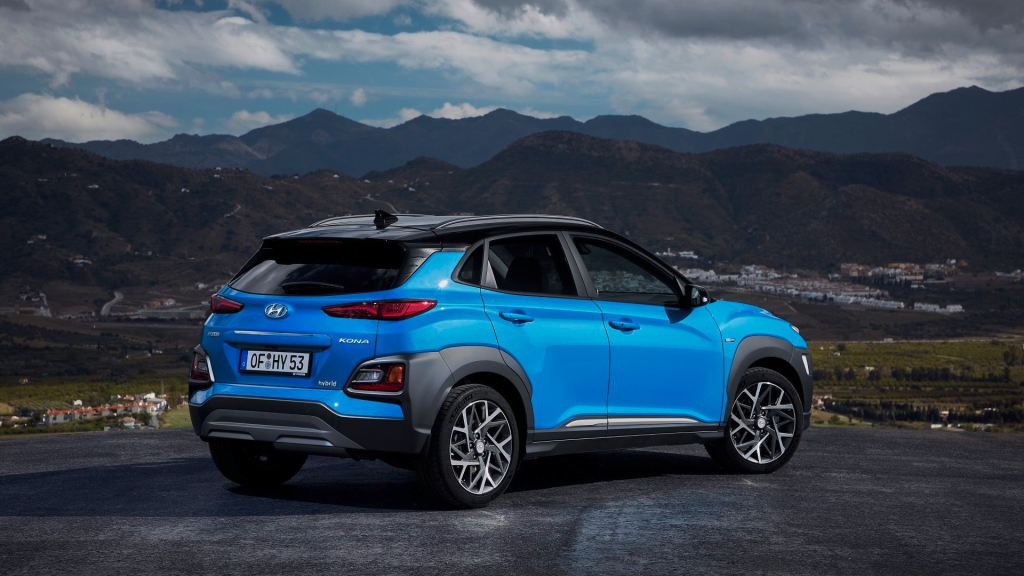 2022 Hyundai Kona Electric and gas Kona comparison for Topeka drivers