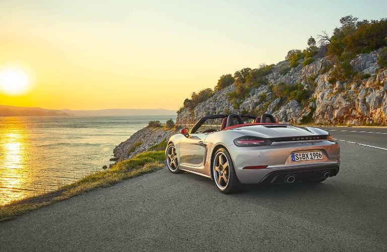 Porsche 718 Boxster Features and Specs