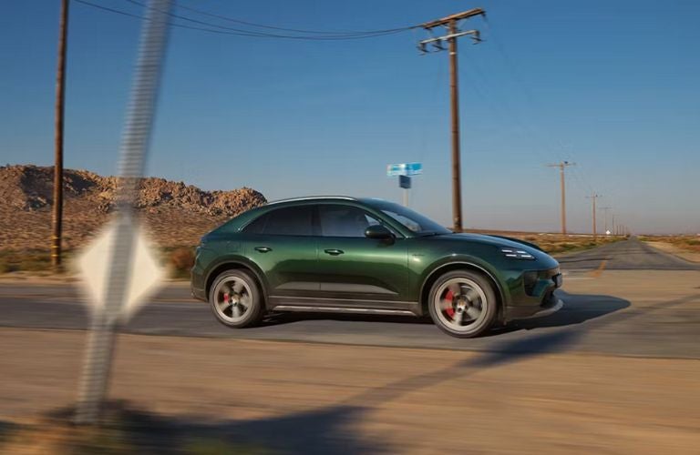 Top Speeds of All-Electric Macan Models 