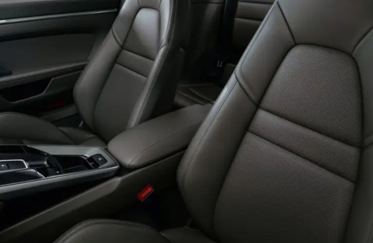 2023 Porsche 911 Carrera T seats
