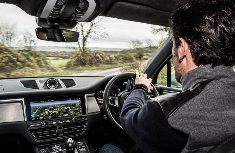 2020 Porsche Macan technology features